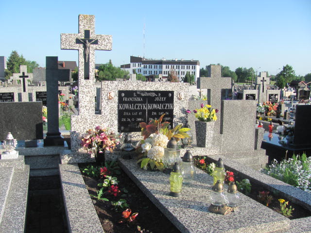 Grób Józef Kowalczyk